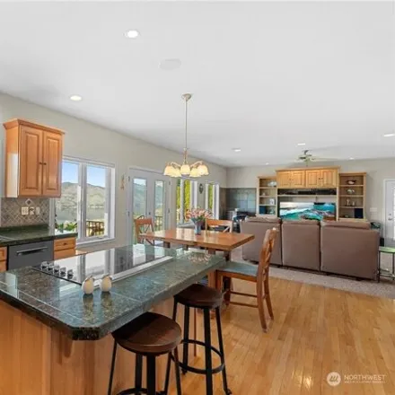 Image 4 - 298 Pinnacle Place, Chelan, Chelan County, WA 98816, USA - House for sale