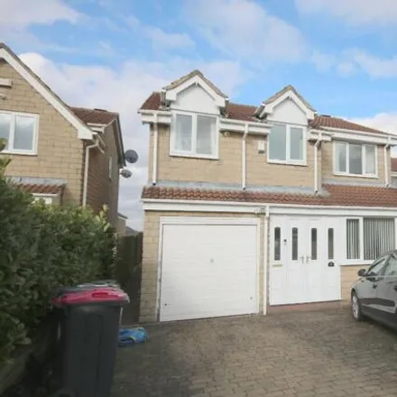 Rent this 4 bed house on Martin Close in Aughton, S26 3RJ