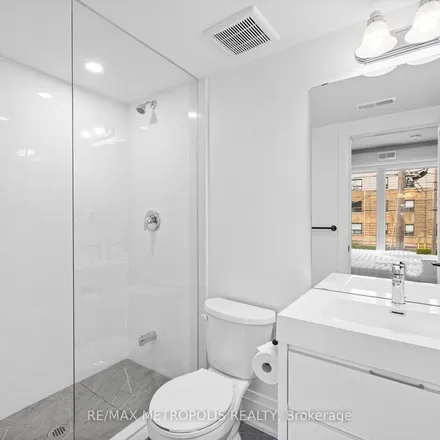 Image 5 - 1667 Bathurst Street, Toronto, ON M6C 4B3, Canada - Apartment for rent
