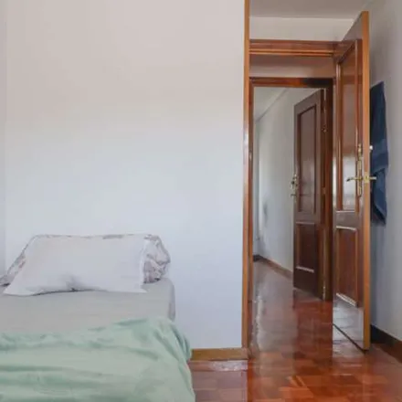 Image 2 - Calle de Caunedo, 14, 28037 Madrid, Spain - Apartment for rent