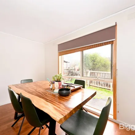 Image 3 - 4 Middleborough Road, Burwood East VIC 3151, Australia - Apartment for rent