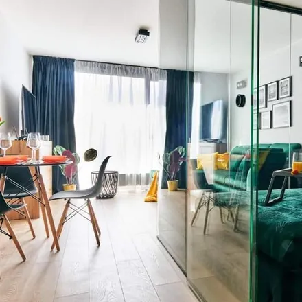 Rent this studio apartment on 10 Aleje Raclawickie