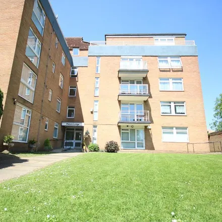 Rent this 3 bed apartment on Peters Lodge in Hillside Drive, London