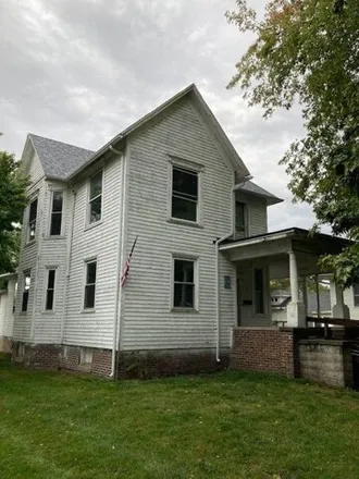 Buy this 5 bed house on 109 West Locust Street in Watseka, IL 60970