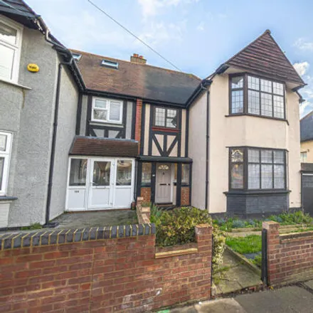 Buy this 4 bed duplex on Victoria Road in Southend-on-Sea, SS1 2AE