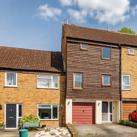 Buy this 3 bed townhouse on Tilmans Mead in Farningham, DA4 0BY