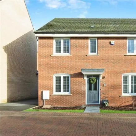 Buy this 4 bed house on Tahiti Row in Bletchley, MK3 5LG