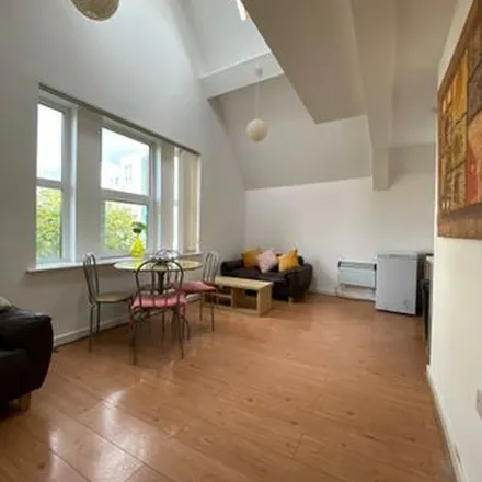 Rent this 3 bed apartment on Riding Street in Liverpool, L3 5NP