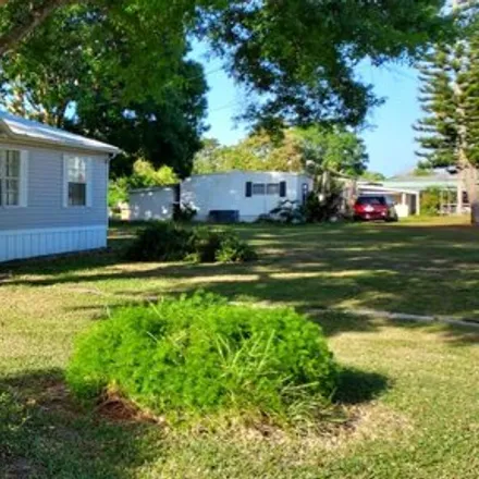 Buy this studio apartment on 3372 Southeast 25th Street in Taylor Creek, Okeechobee County