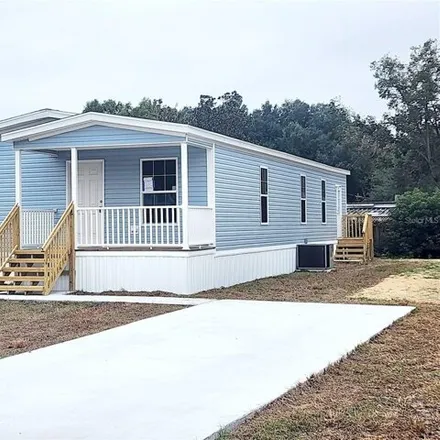 Buy this studio apartment on 6836 Southeast 145th Place in Summerfield, Marion County