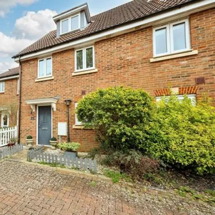 Image 1 - 2 Orchard Close, Old Wivelsfield, RH15 0GF, United Kingdom - Townhouse for sale