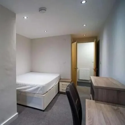 Image 4 - Sycamore Suites, 4-6 St Peter's Close, Sheffield, S1 2EN, United Kingdom - Apartment for rent