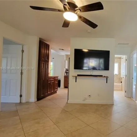Image 8 - 5374 Northeast 4th Avenue, North Andrews Gardens, Broward County, FL 33334, USA - House for sale