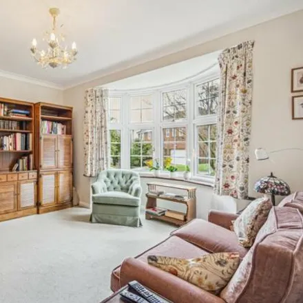 Image 9 - St Huberts Close, Gerrards Cross, SL9 7HH, United Kingdom - House for sale