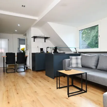 Rent this 3 bed apartment on Schloßgarten 15 in 45355 Essen, Germany