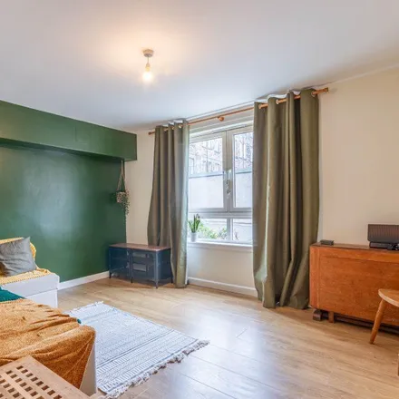 Rent this 2 bed apartment on 4 Cadiz Street in City of Edinburgh, EH6 7HP