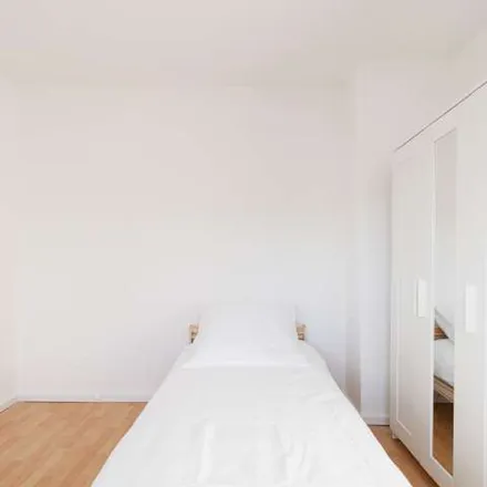 Rent this 4 bed apartment on Amselsteg in 12489 Berlin, Germany