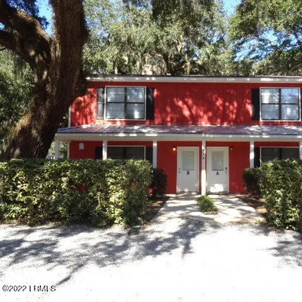 Rent this 2 bed townhouse on 814 14th Street in Port Royal, Beaufort County