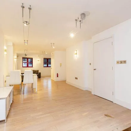 Rent this 2 bed apartment on 515 Commercial Road in Ratcliffe, London