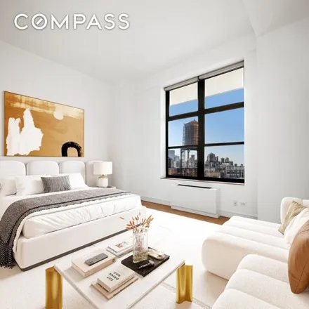 Buy this studio condo on Park Avenue Court in East 87th Street, New York