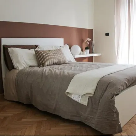 Rent this 6 bed room on Liceo Classico Giosuè Carducci in Via Beroldo, 20131 Milan MI