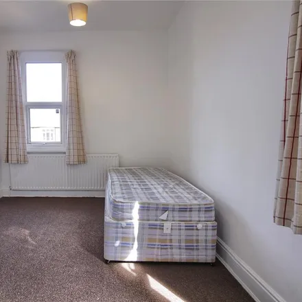 Image 7 - Cambridge Road, Thornaby-on-Tees, TS17 6LR, United Kingdom - Townhouse for rent