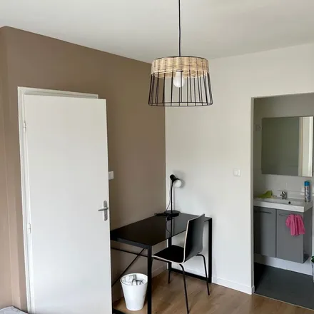 Rent this 1 bed apartment on 6 Rue Hoche in 59800 Lille, France
