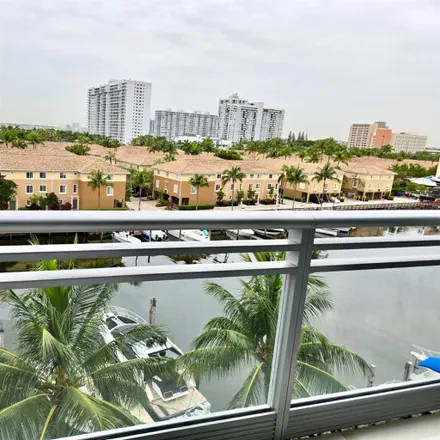 Image 1 - Thunder Boat Row, Northeast 29th Avenue, Aventura, FL 33180, USA - Apartment for rent