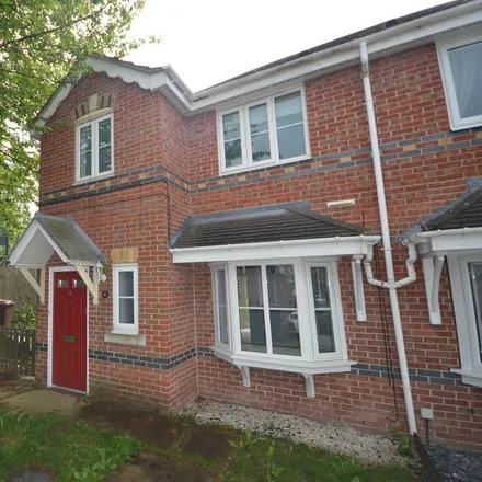 Rent this 3 bed duplex on Manor Way in Bolton upon Dearne, S63 8NY