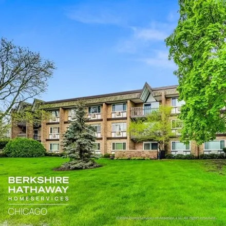 Buy this 2 bed condo on 398 Claymoor in Hinsdale, DuPage County