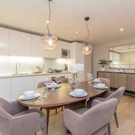Rent this 3 bed apartment on 27 Sale Place in London, W2 1YR