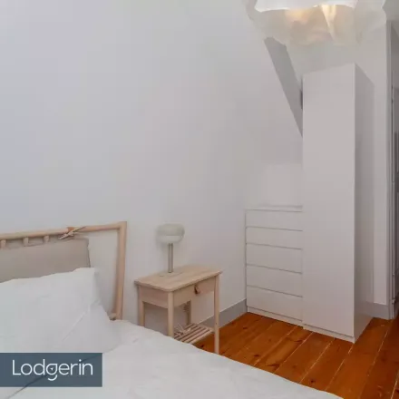 Image 8 - Airbnb, Rua do Carrião, 1150-251 Lisbon, Portugal - Room for rent