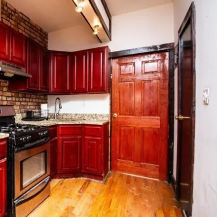 Image 3 - 184 Irving Avenue, New York, NY 11237, USA - House for rent