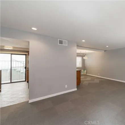 Image 5 - 4412 Ventura Canyon Avenue, Los Angeles, CA 91423, USA - Condo for sale