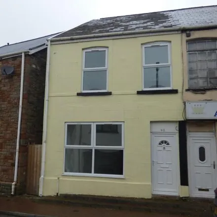 Rent this 3 bed house on Glynneath RFC in High Street, Glyn-neath