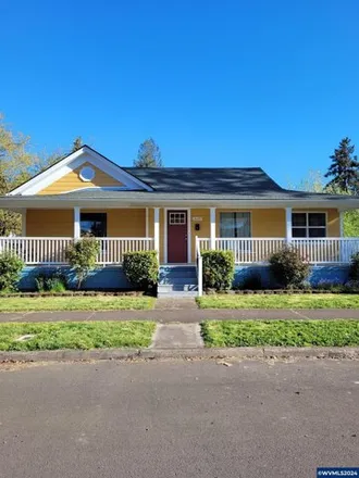 Buy this 4 bed house on 1125 Water Avenue Northeast in Albany, OR 97321
