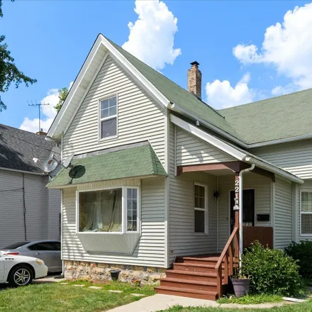 Buy this 5 bed house on 221 Prairie Street in Aurora, IL 60506