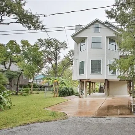 Image 2 - 173 Pine Road, Clear Lake Shores, Galveston County, TX 77565, USA - House for rent
