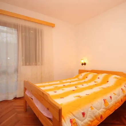 Rent this 2 bed apartment on 20272 Općina Smokvica