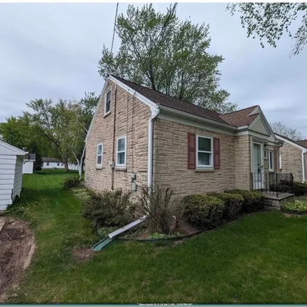Buy this 3 bed house on 1458 Mc Cormick Street in Allouez, WI 54301