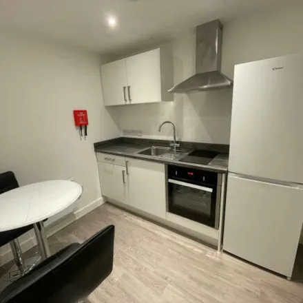 Rent this 1 bed room on 20-30 Chapel Walk in Cathedral, Sheffield