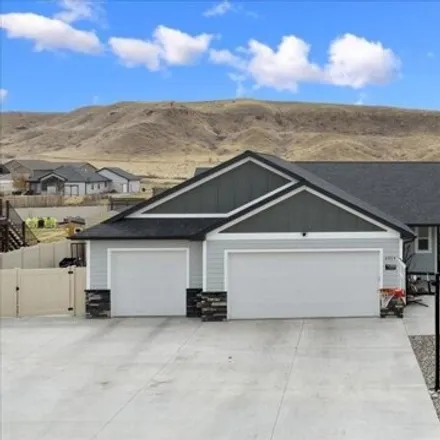 Buy this 6 bed house on 3930 Makell Way in Yellowstone County, MT 59101