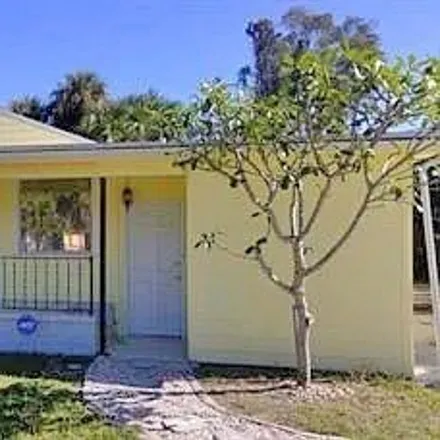 Buy this 3 bed house on 1847 Henderson Avenue in Fort Myers, FL 33916