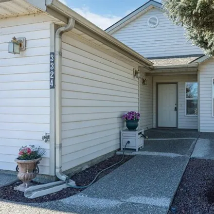 Buy this 2 bed condo on 3318 South Green Loop in Kennewick, WA 99337