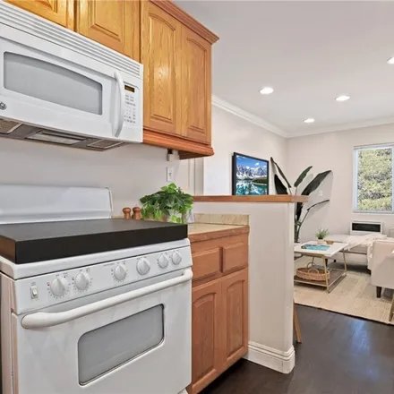 Image 7 - 840 West Summerland Avenue, Los Angeles, CA 90731, USA - House for sale