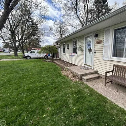 Image 2 - 46345 Huling Street, Shelby Charter Township, MI 48317, USA - House for sale