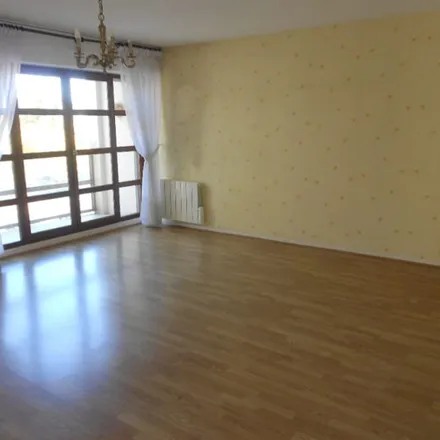 Rent this 3 bed apartment on Provins in Seine-et-Marne, France