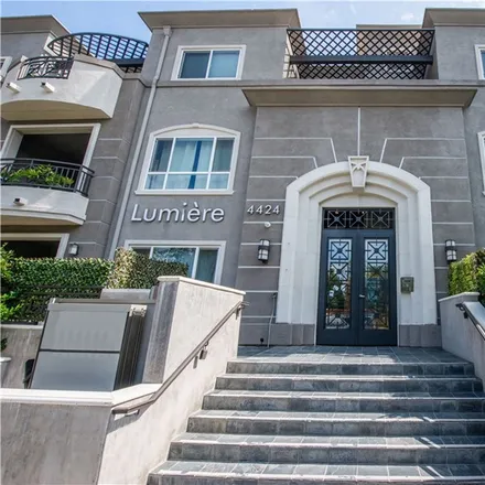 Buy this 2 bed condo on 4439 Whitsett Avenue in Los Angeles, CA 91604