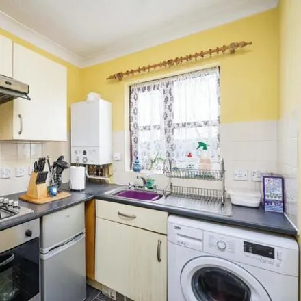 Image 5 - Stirling Road, Plymouth, PL5 1PD, United Kingdom - Apartment for sale