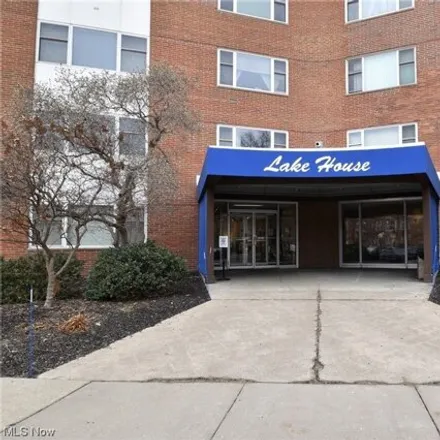 Image 3 - Travelodge by Wyndham Cleveland Lakewood, 11837 Edgewater Drive, Lakewood, OH 44107, USA - Condo for sale